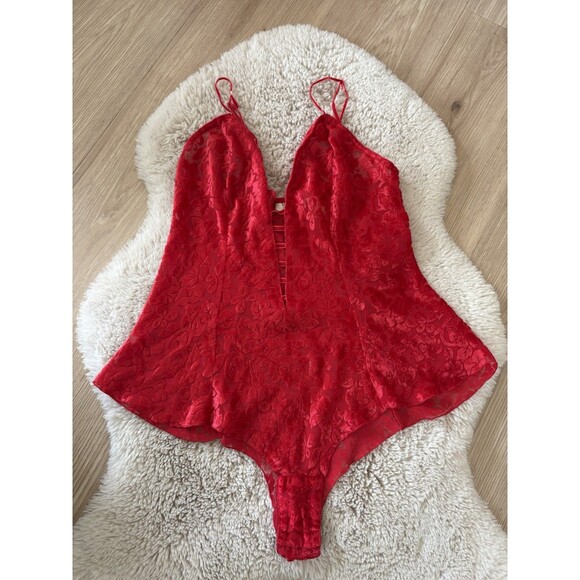Victoria's Secret Red Gold Label Floral Lace Velvet Burn Out Bodysuit Medium - Picture 1 of 10